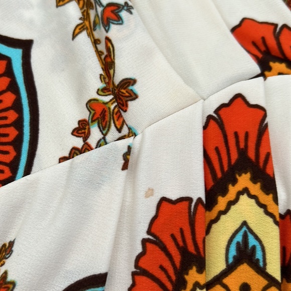 🌟BackLess Goddess Batik Print Dress, Small🌟 - Picture 5 of 13